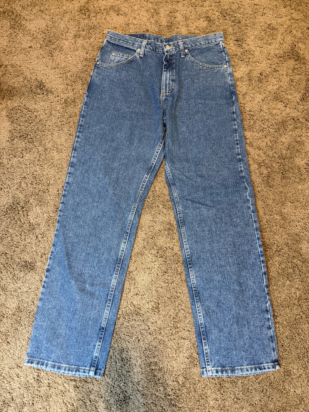 NWT Wrangler relaxed Fit Denim Straight Leg Jeans size 31 x 32
